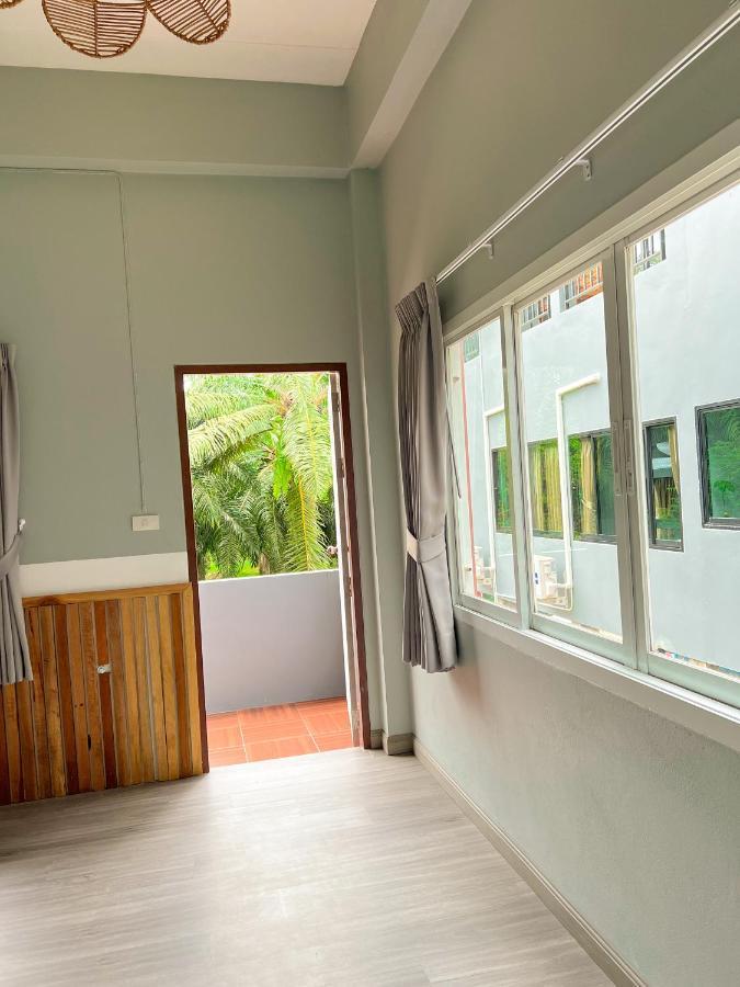 Private Room With Share Bathroom At Little Wild House Khaosok Khao Sok National Park Exterior photo