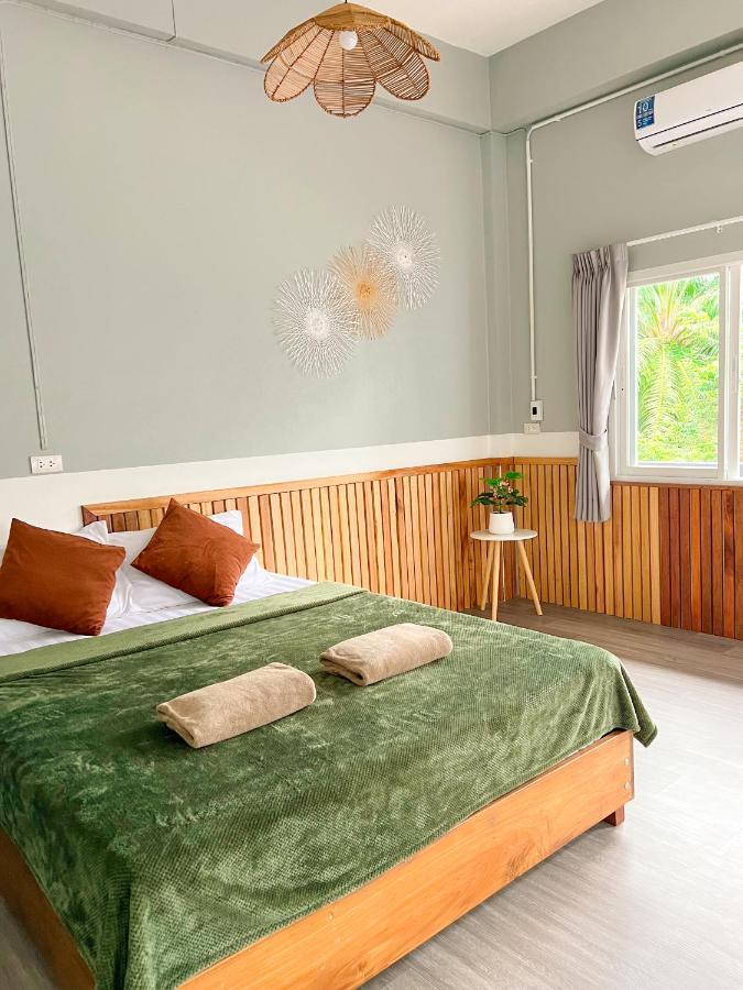 Private Room With Share Bathroom At Little Wild House Khaosok Khao Sok National Park Exterior photo